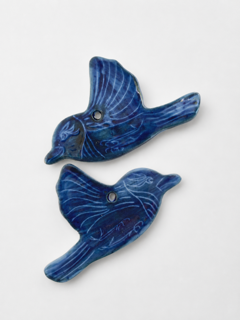 Swallow shaped ceramic
